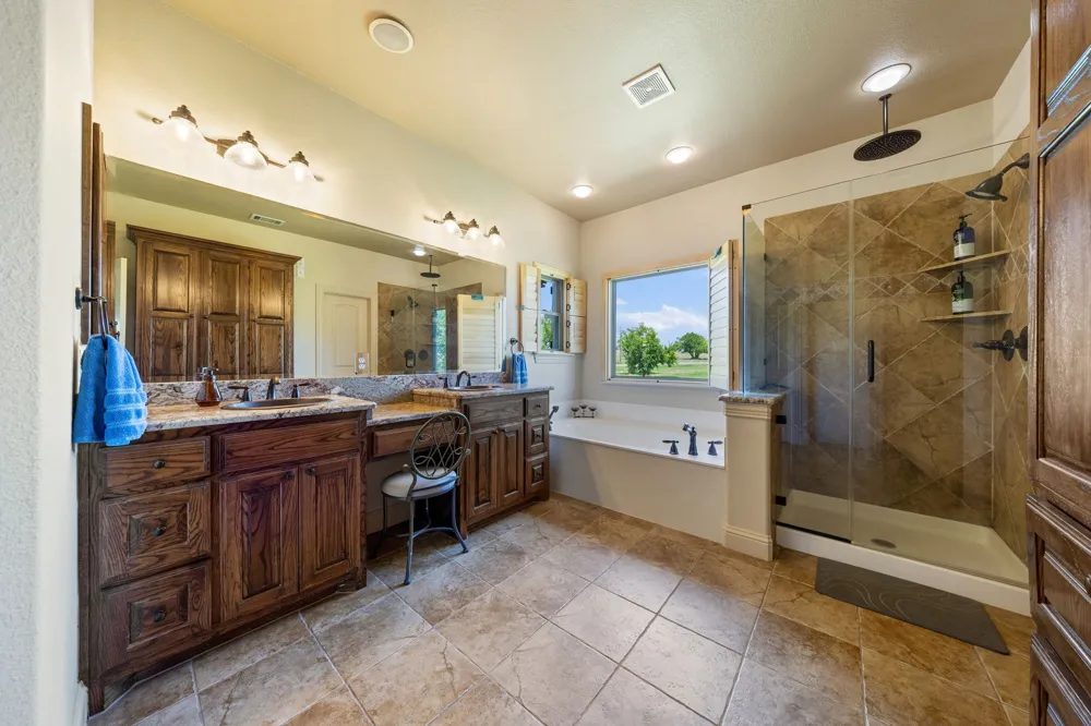17155 County Road 605 Farmersville, TX 75442