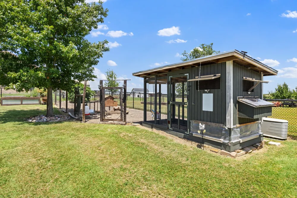 17155 County Road 605 Farmersville, TX 75442