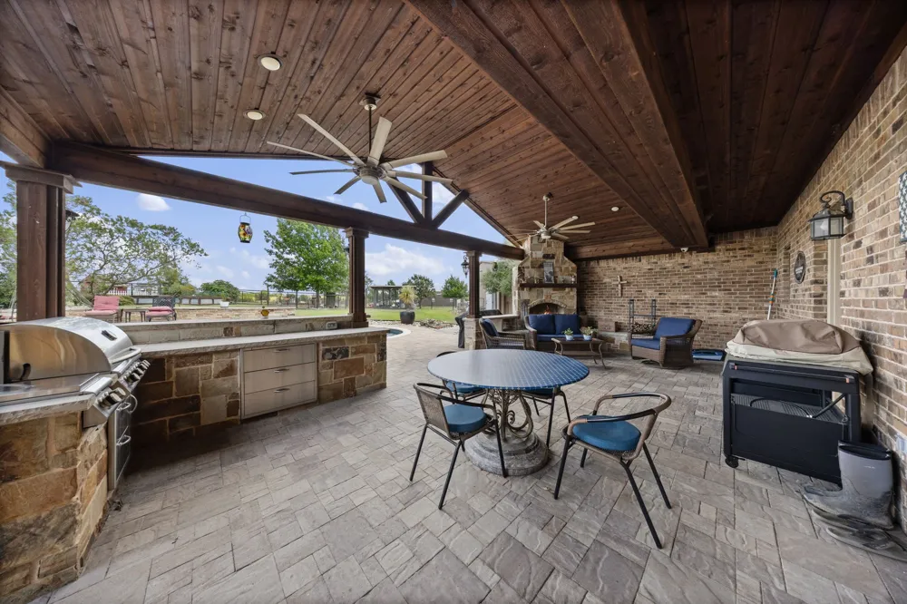 17155 County Road 605 Farmersville, TX 75442