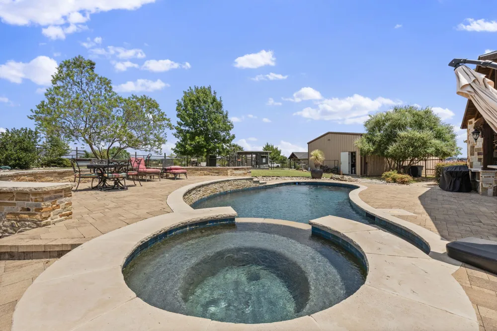 17155 County Road 605 Farmersville, TX 75442
