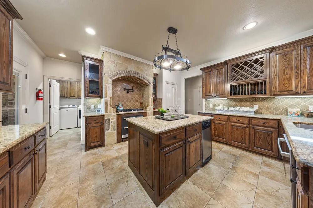 17155 County Road 605 Farmersville, TX 75442