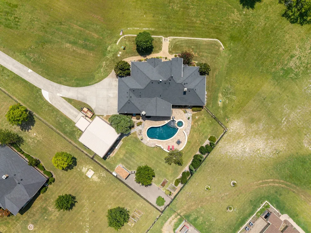 17155 County Road 605 Farmersville, TX 75442