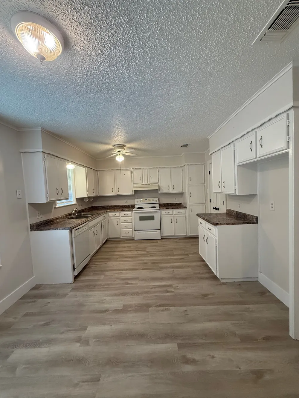2409 Caprice Avenue Denison, TX 75020