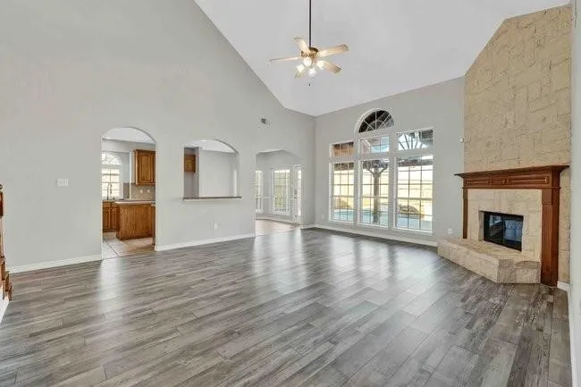 9102 Hogan Drive Rowlett, TX 75089