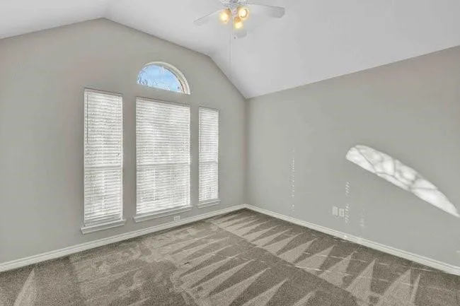 9102 Hogan Drive Rowlett, TX 75089