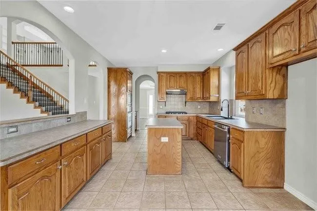 9102 Hogan Drive Rowlett, TX 75089