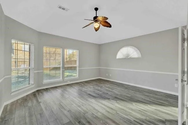 9102 Hogan Drive Rowlett, TX 75089