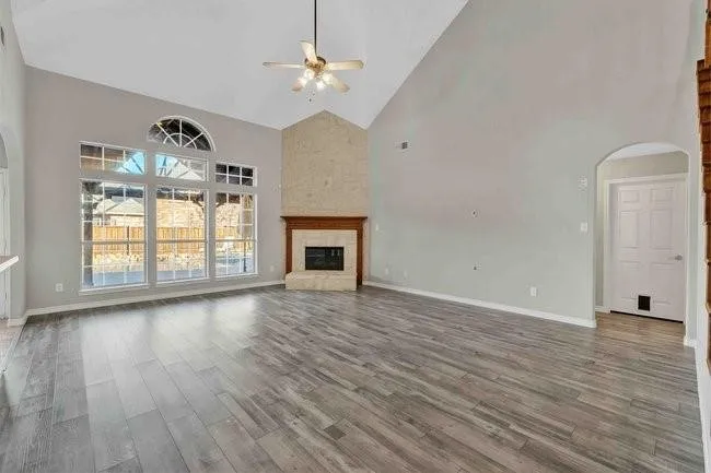 9102 Hogan Drive Rowlett, TX 75089