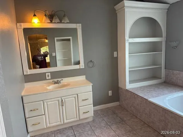 9304 Pine Village San Antonio, TX 78250