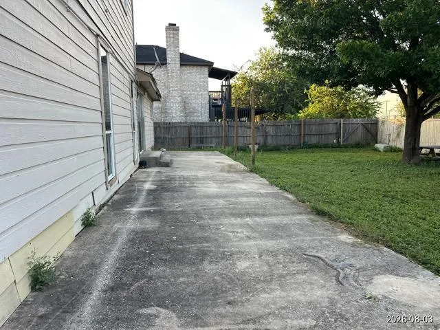 9304 Pine Village San Antonio, TX 78250