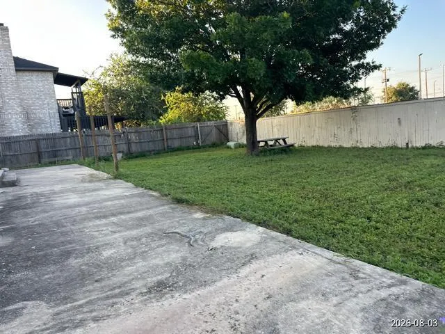 9304 Pine Village San Antonio, TX 78250