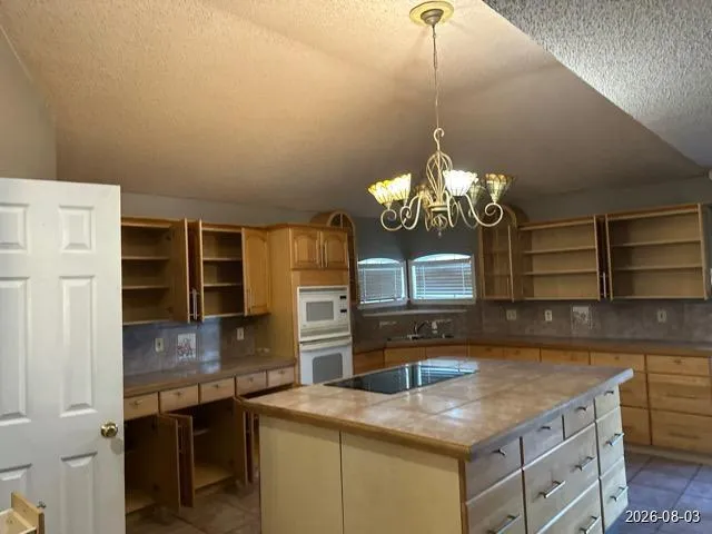 9304 Pine Village San Antonio, TX 78250