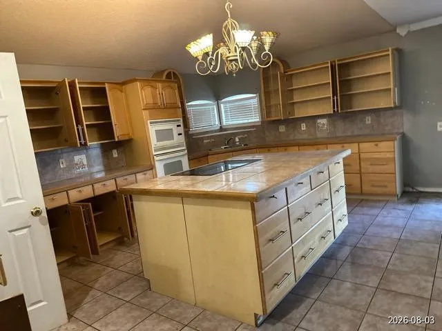 9304 Pine Village San Antonio, TX 78250