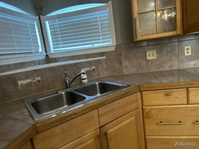 9304 Pine Village San Antonio, TX 78250