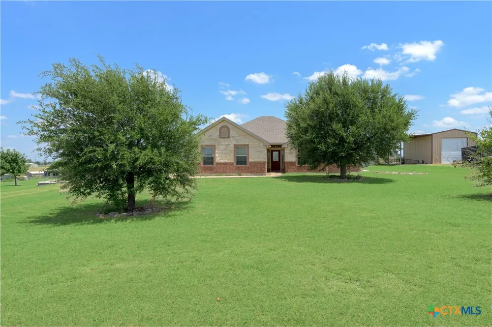 8407 Shaw Road Rogers, TX 76569