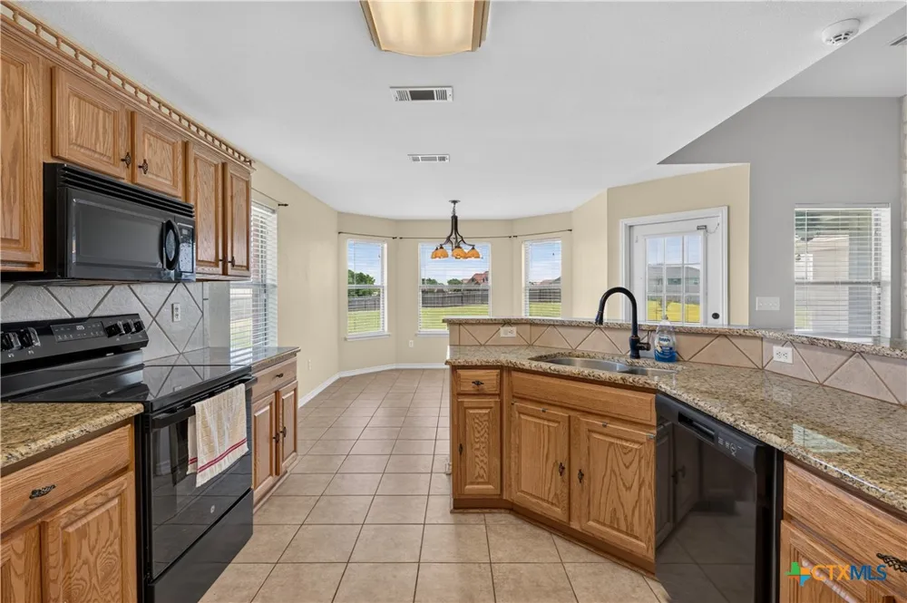 8407 Shaw Road Rogers, TX 76569