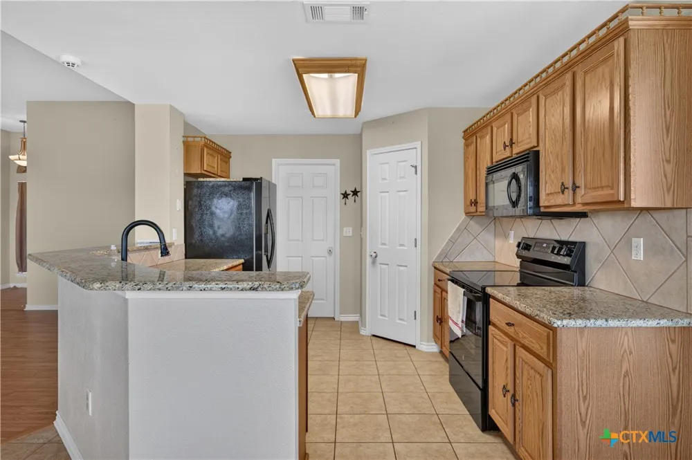 8407 Shaw Road Rogers, TX 76569