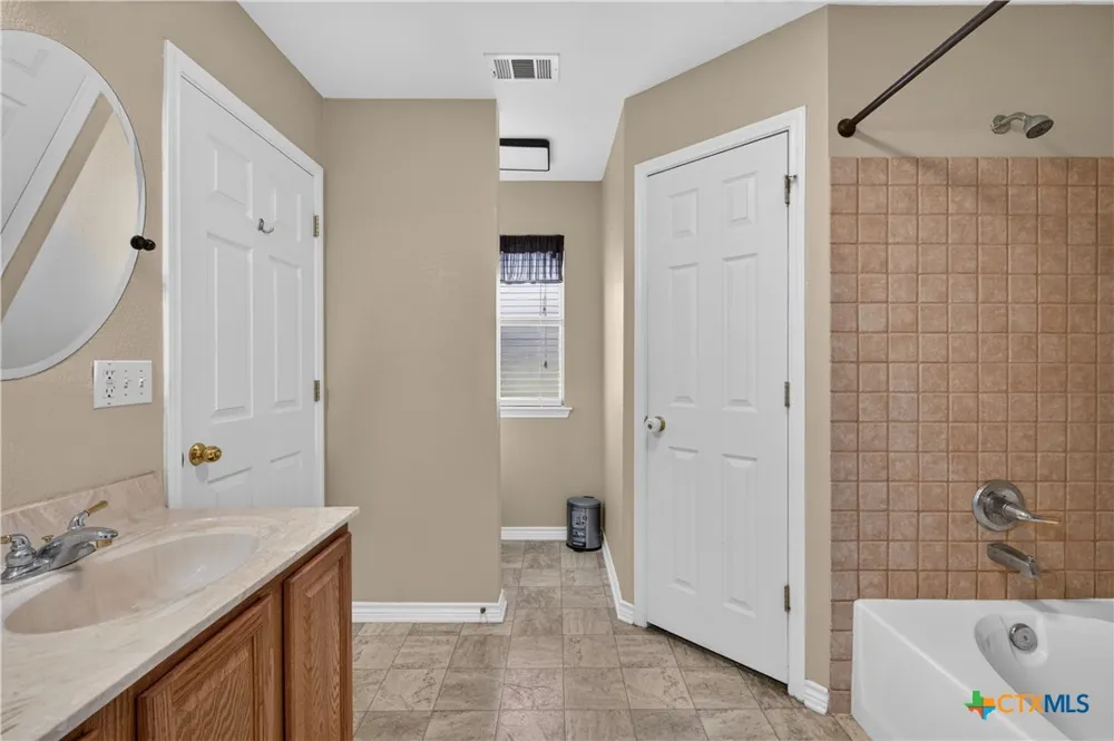 8407 Shaw Road Rogers, TX 76569