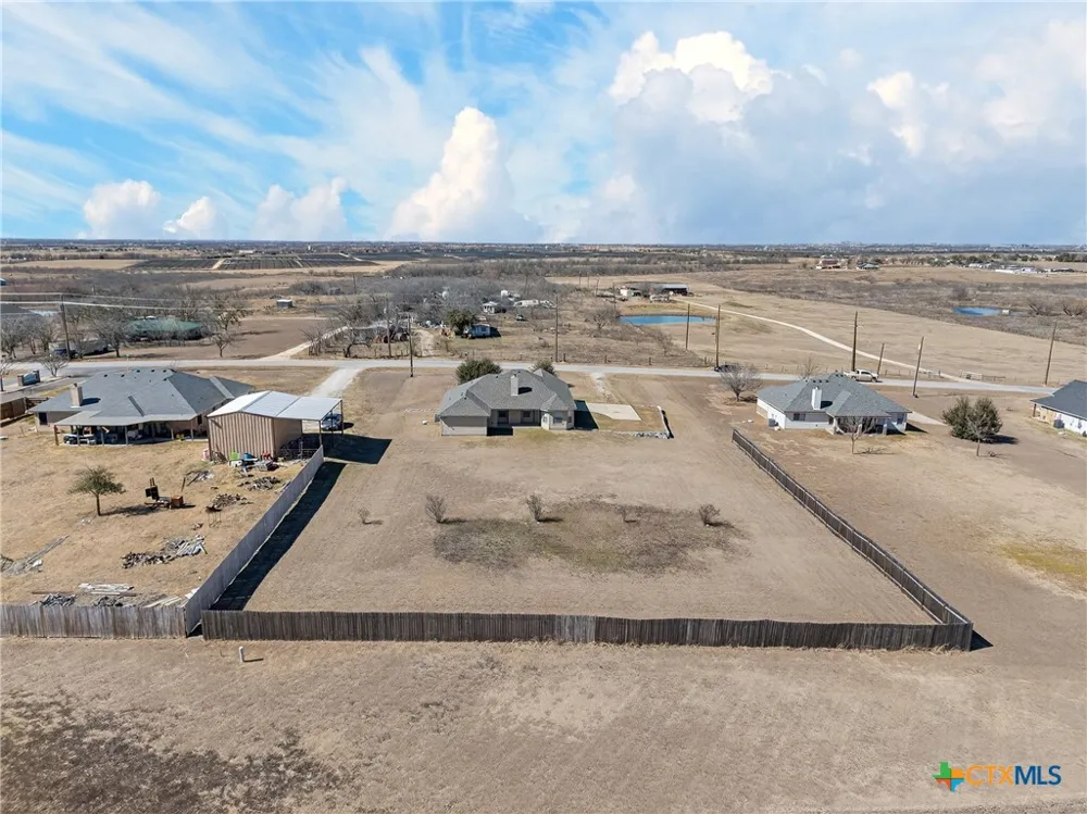 8407 Shaw Road Rogers, TX 76569