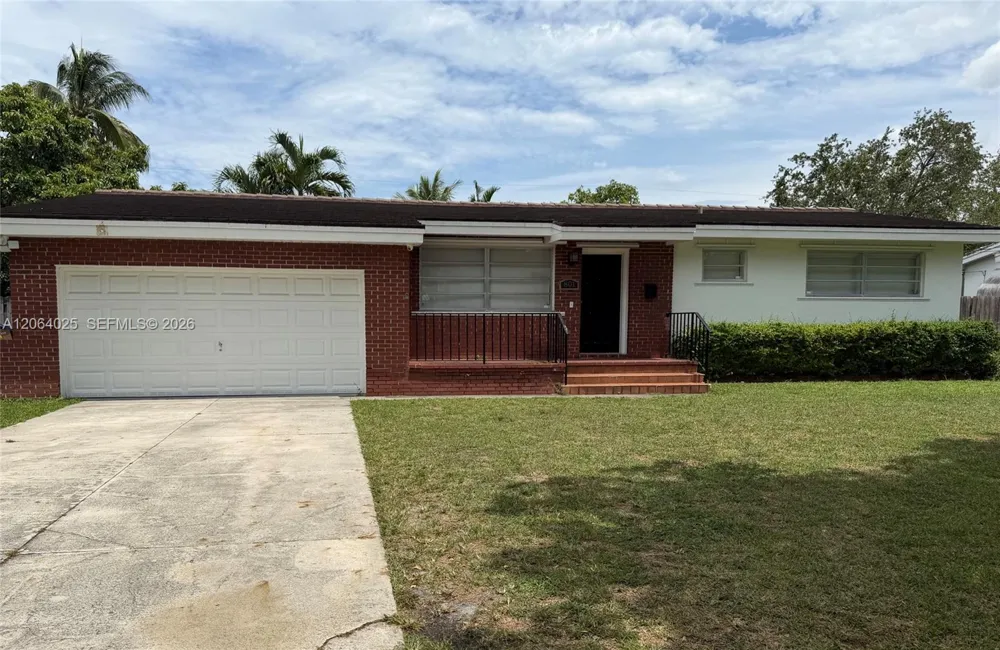 801 Albatross St Miami Springs, FL 33166