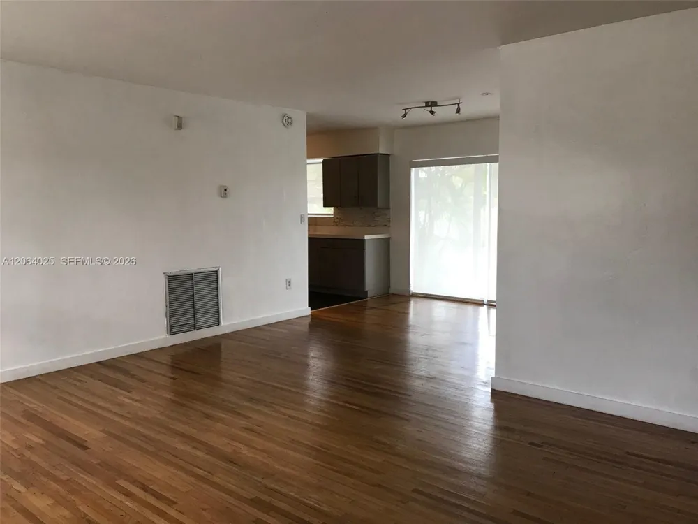 801 Albatross St Miami Springs, FL 33166