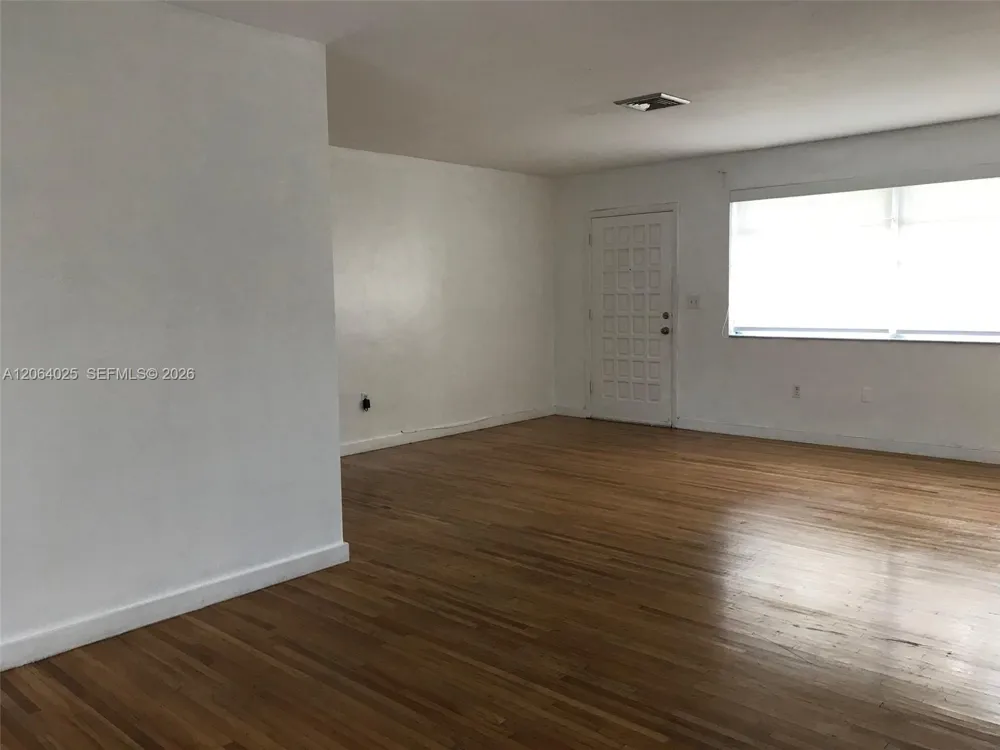 801 Albatross St Miami Springs, FL 33166