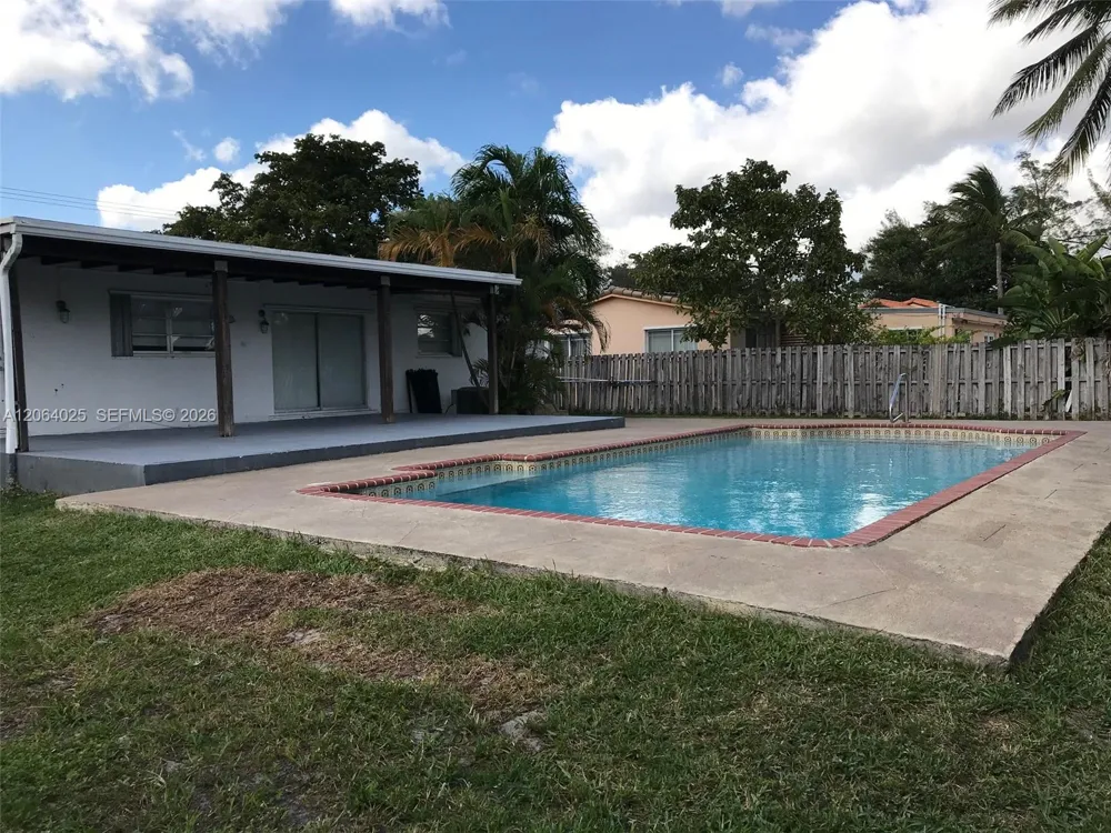 801 Albatross St Miami Springs, FL 33166