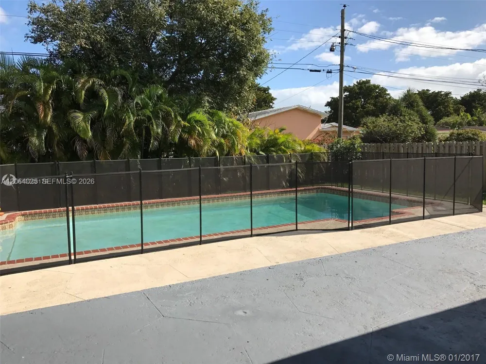 801 Albatross St Miami Springs, FL 33166
