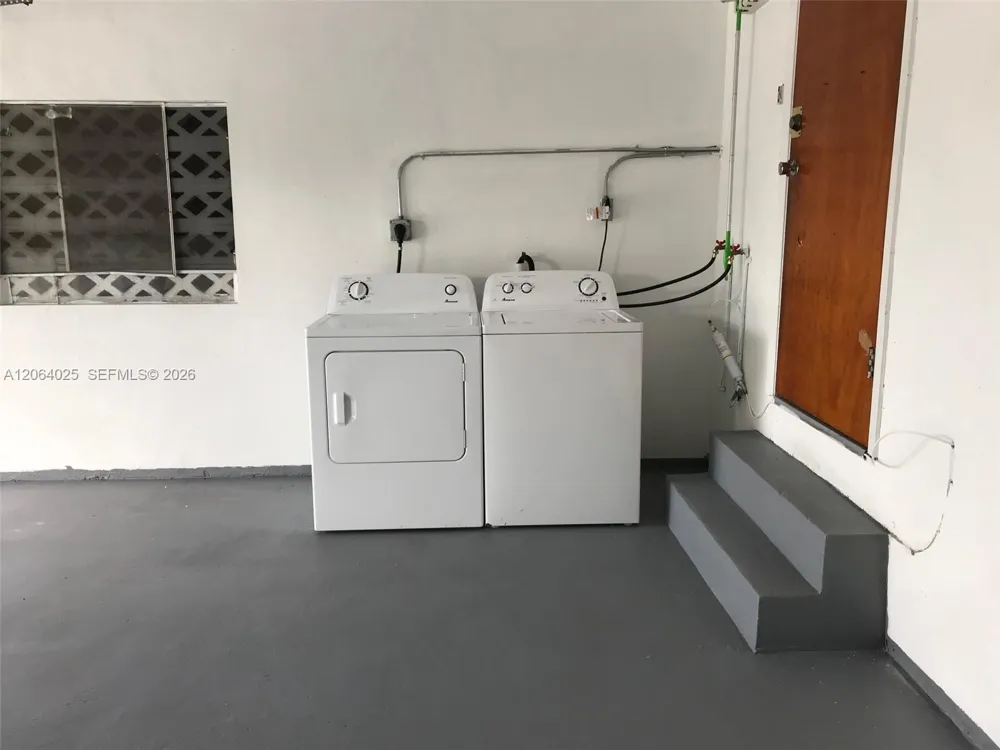801 Albatross St Miami Springs, FL 33166