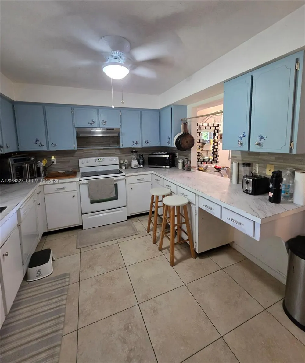613 SE 46th Ter UNIT A-B Cape Coral, FL 33904
