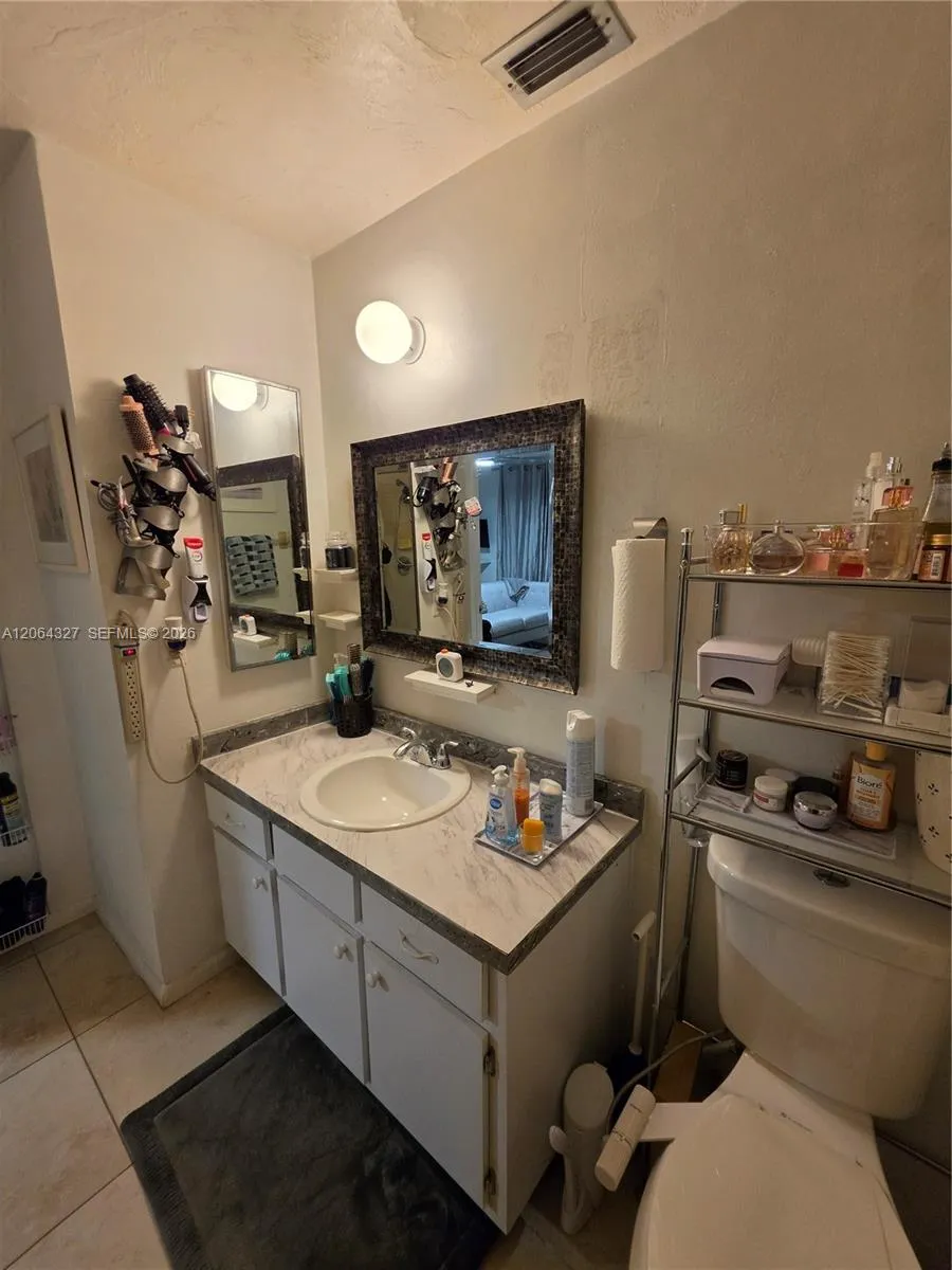 613 SE 46th Ter UNIT A-B Cape Coral, FL 33904