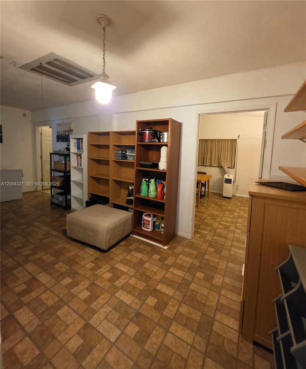 613 SE 46th Ter UNIT A-B Cape Coral, FL 33904
