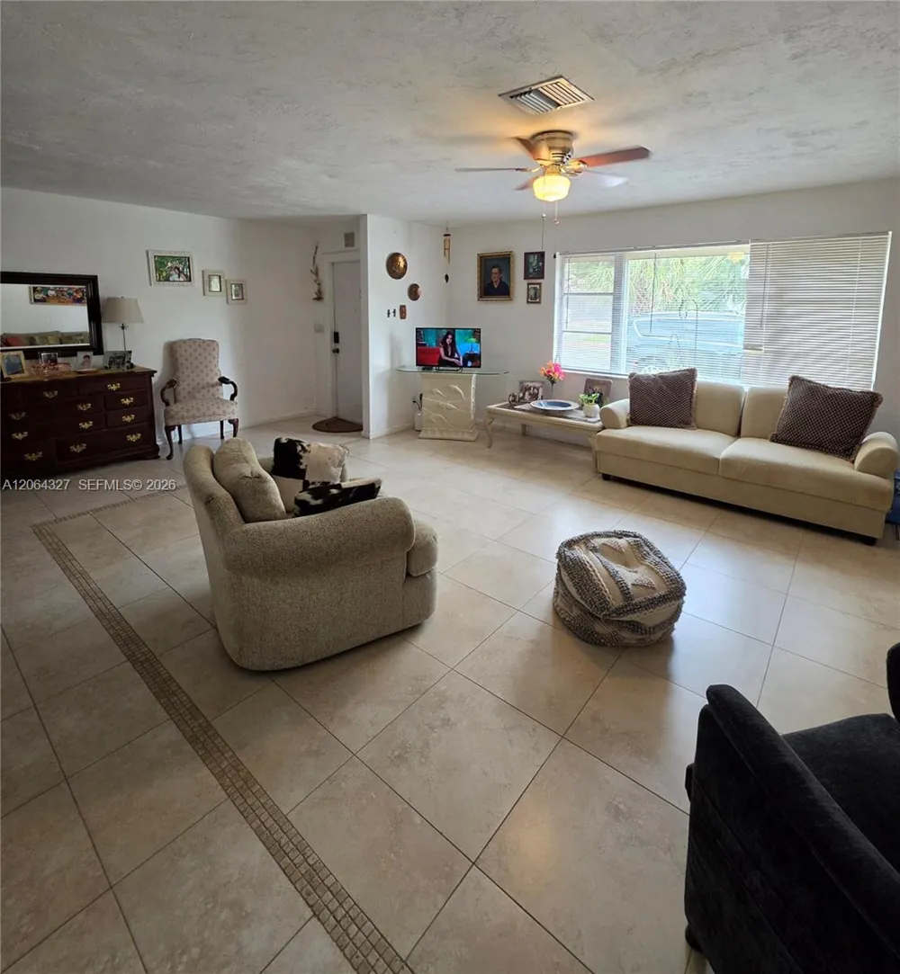 613 SE 46th Ter UNIT A-B Cape Coral, FL 33904