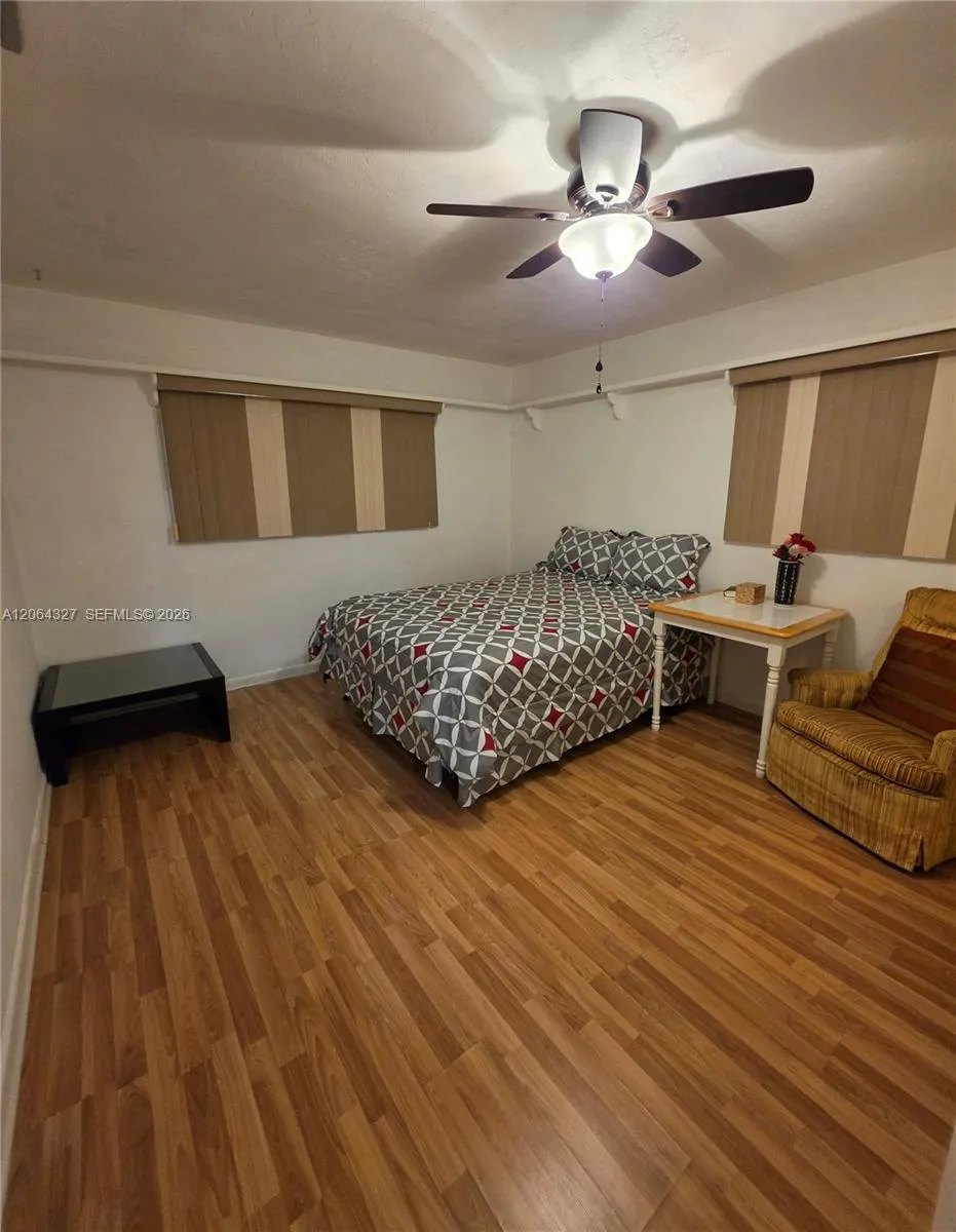 613 SE 46th Ter UNIT A-B Cape Coral, FL 33904