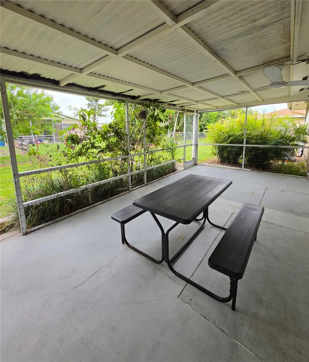613 SE 46th Ter UNIT A-B Cape Coral, FL 33904