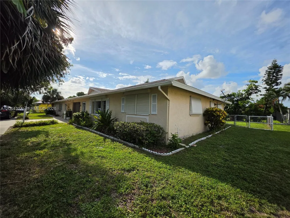 613 SE 46th Ter UNIT A-B Cape Coral, FL 33904