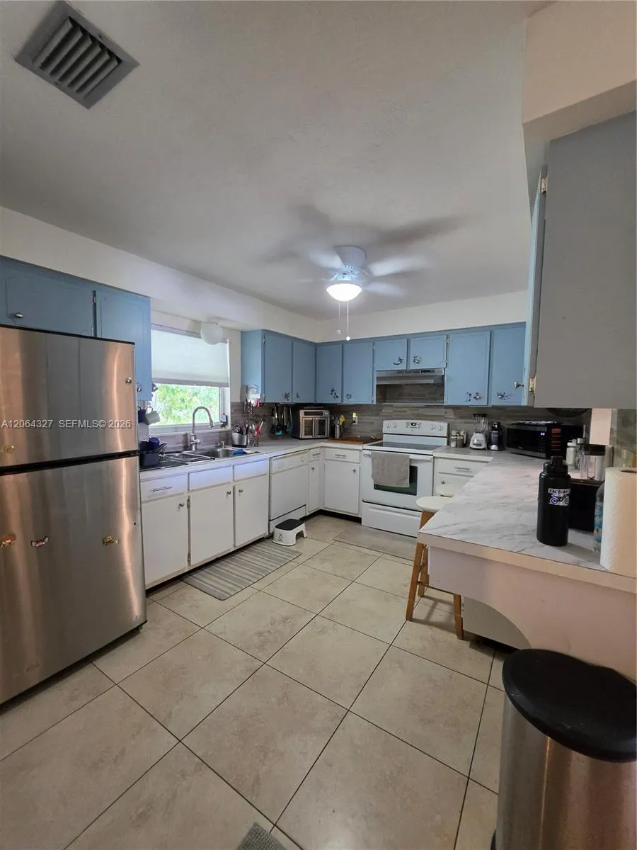 613 SE 46th Ter UNIT A-B Cape Coral, FL 33904