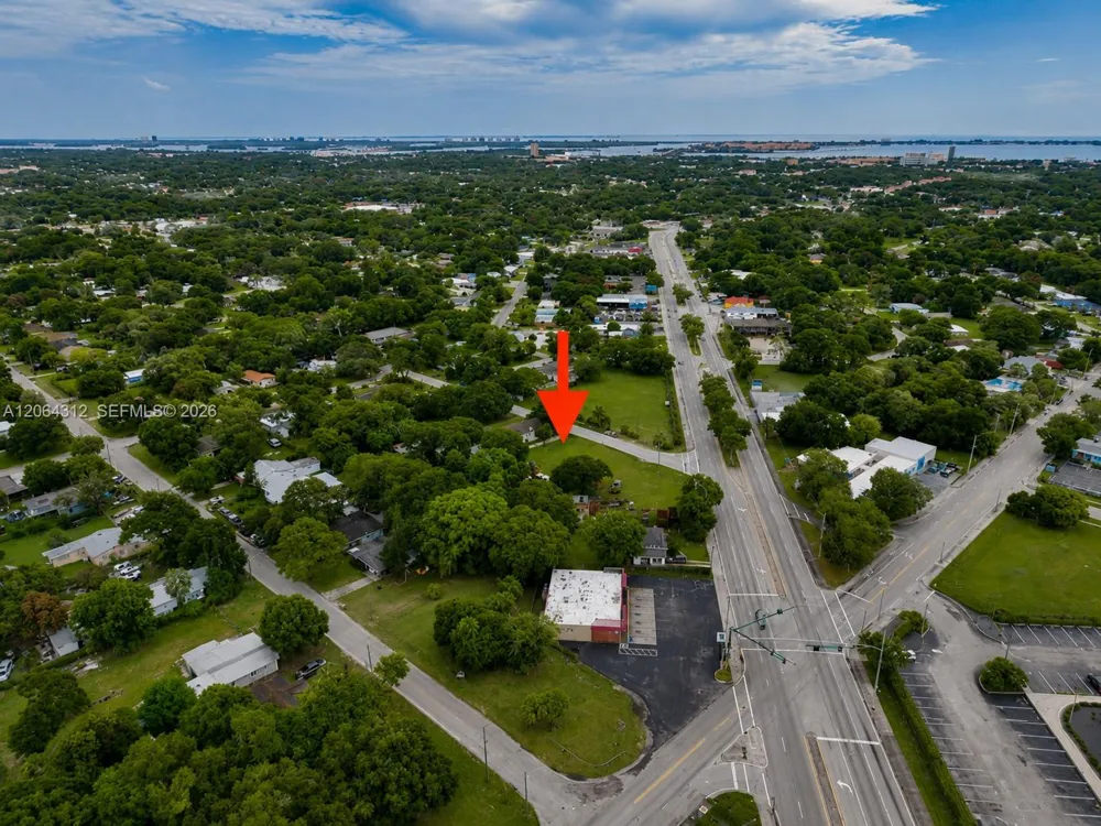 711 S 21st St Fort Pierce, FL 34950