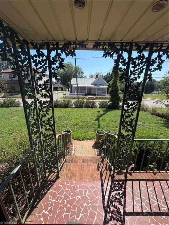 232 5th Street Lexington, NC 27292