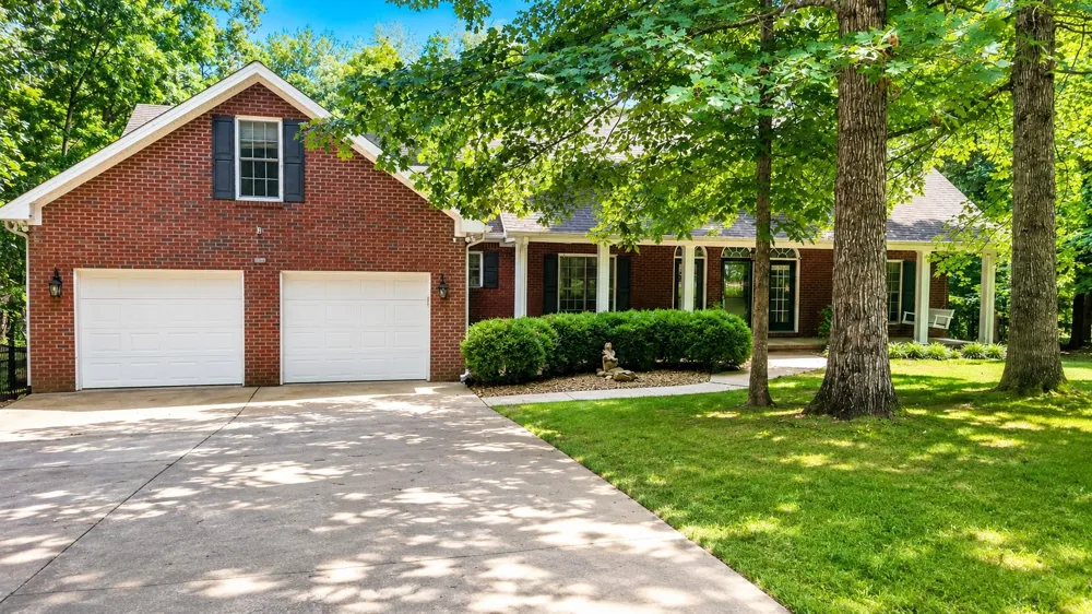 330 Fire Lake Dr Manchester, TN 37355