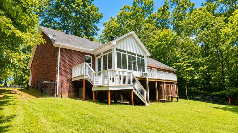 330 Fire Lake Dr Manchester, TN 37355