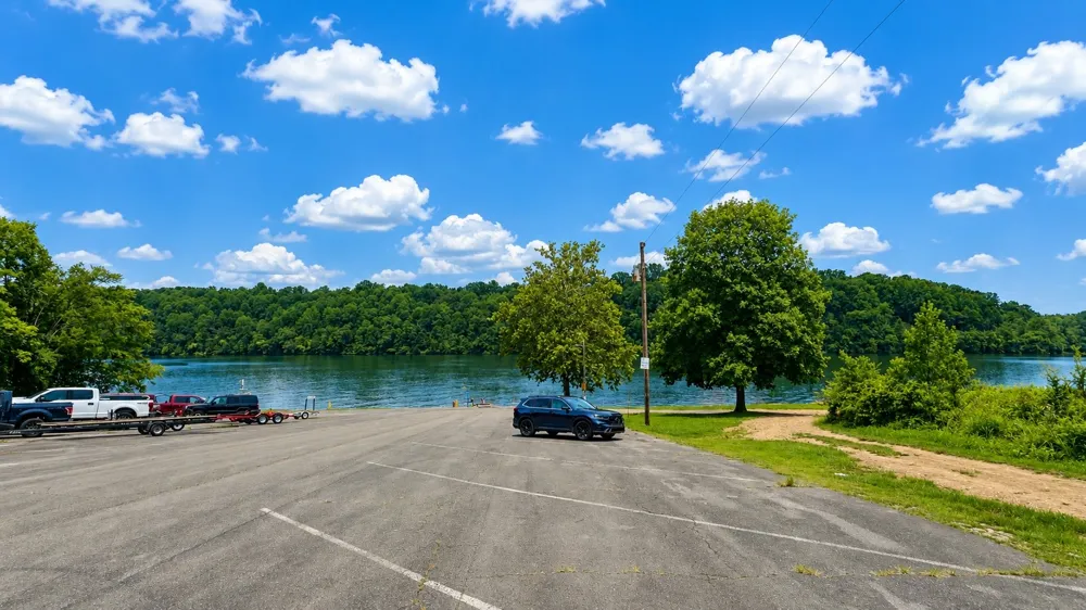330 Fire Lake Dr Manchester, TN 37355
