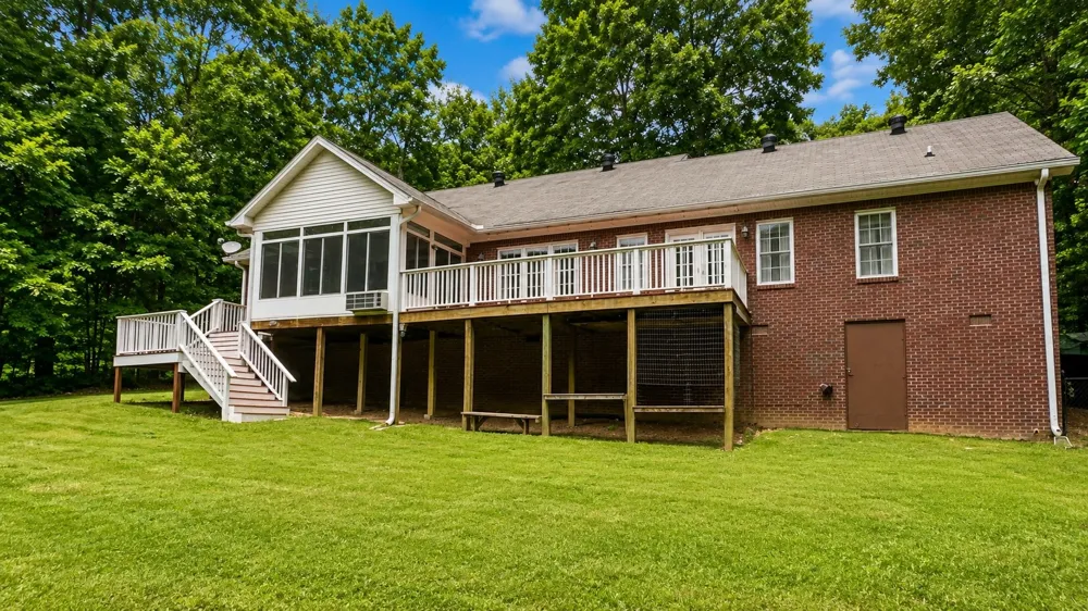 330 Fire Lake Dr Manchester, TN 37355