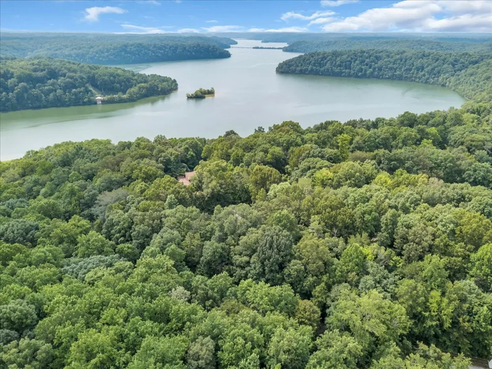 330 Fire Lake Dr Manchester, TN 37355