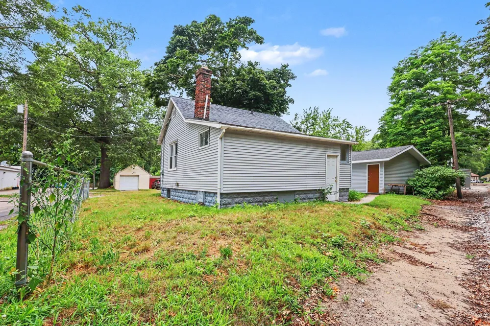 1768 Henry Street Muskegon, MI 49441
