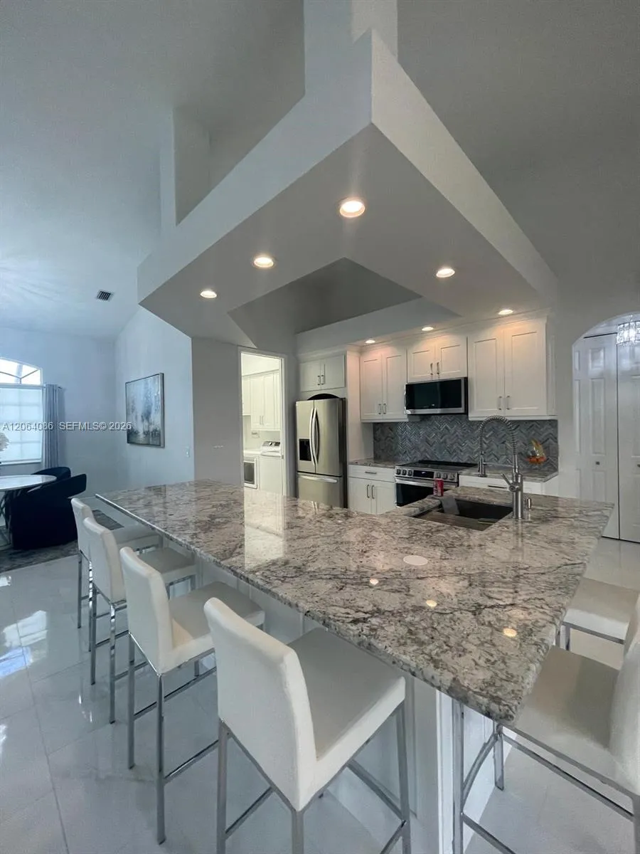 8268 S SOUTHWIND Fort Myers, FL 33908
