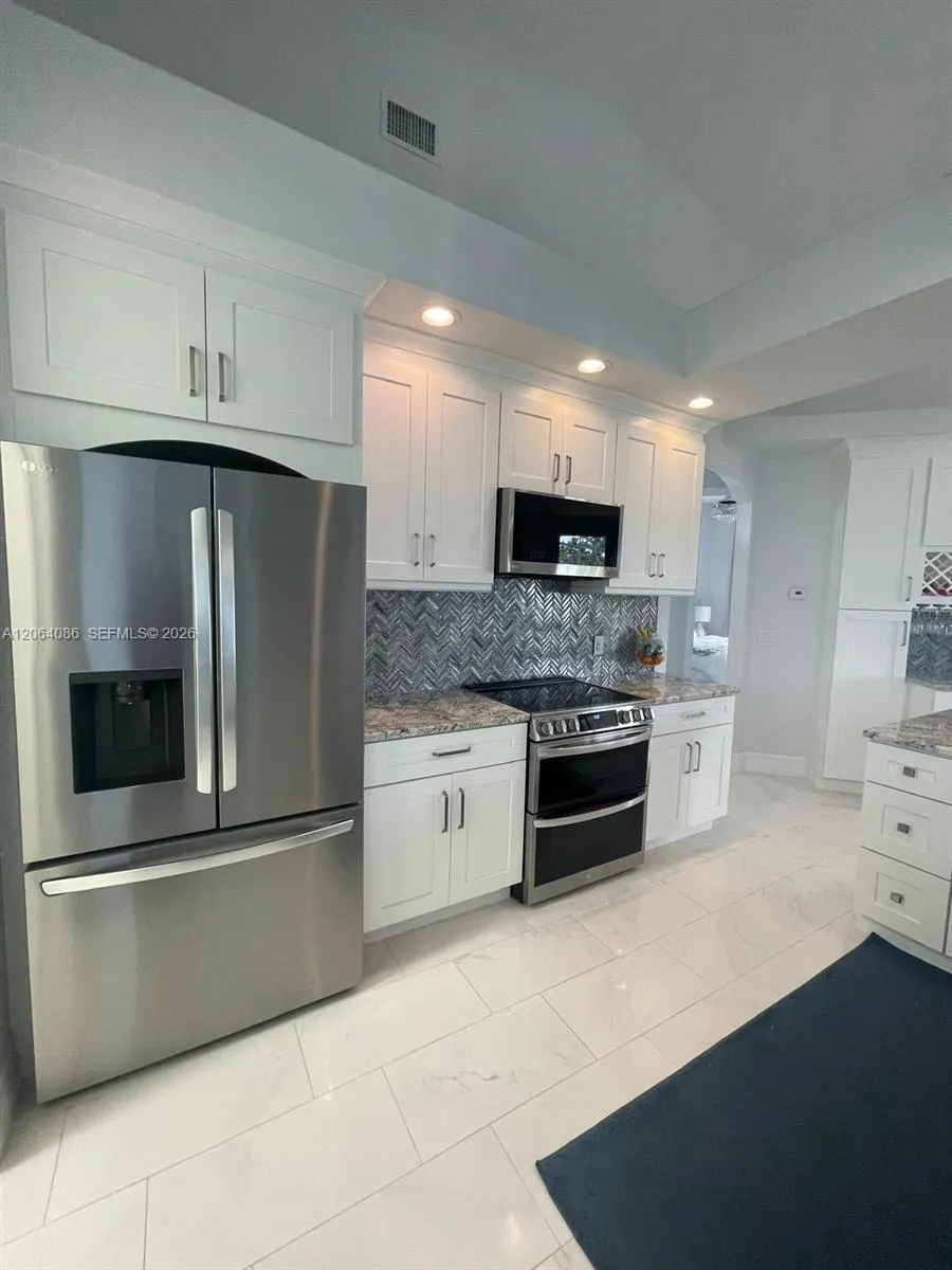 8268 S SOUTHWIND Fort Myers, FL 33908