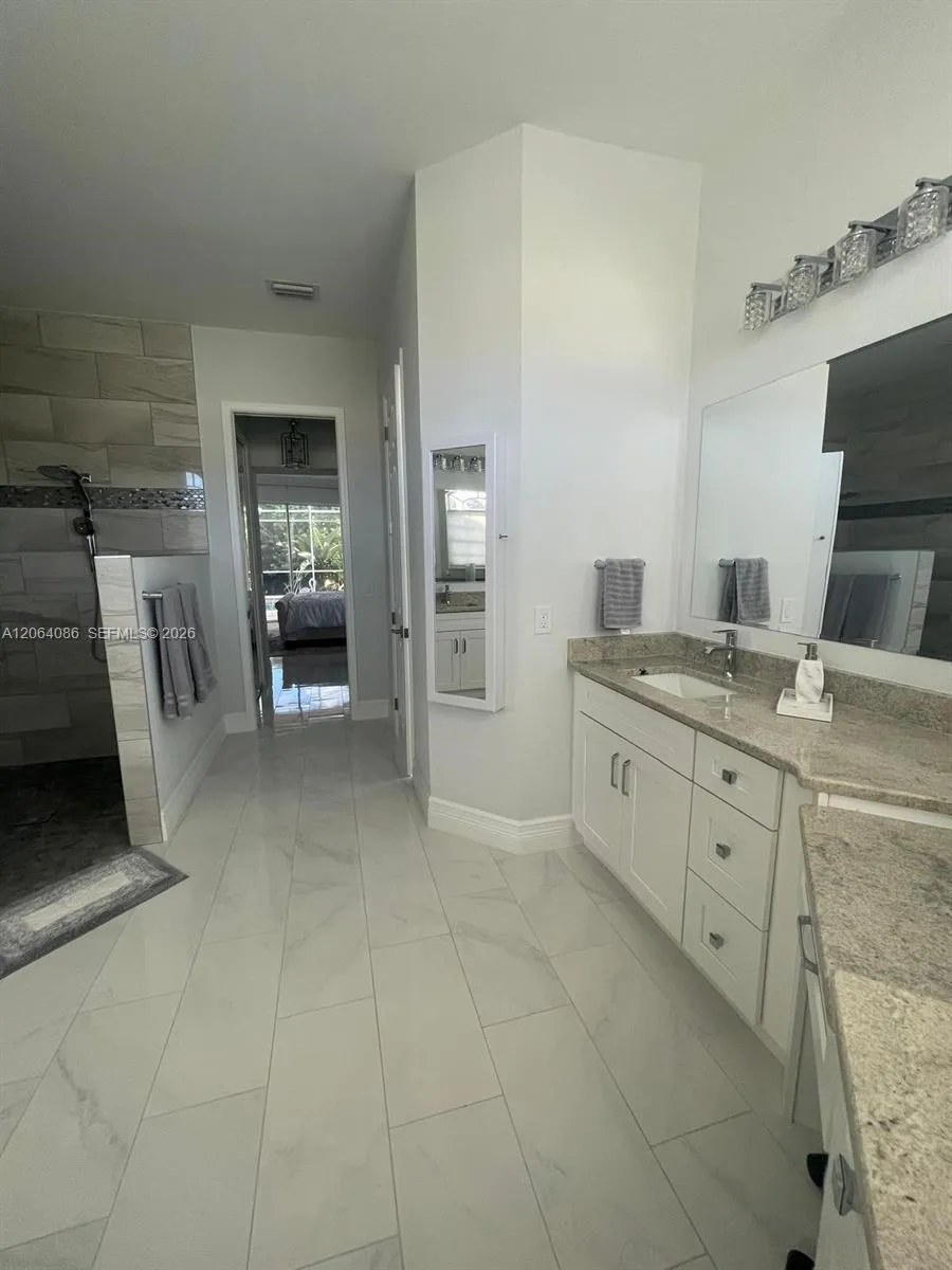 8268 S SOUTHWIND Fort Myers, FL 33908