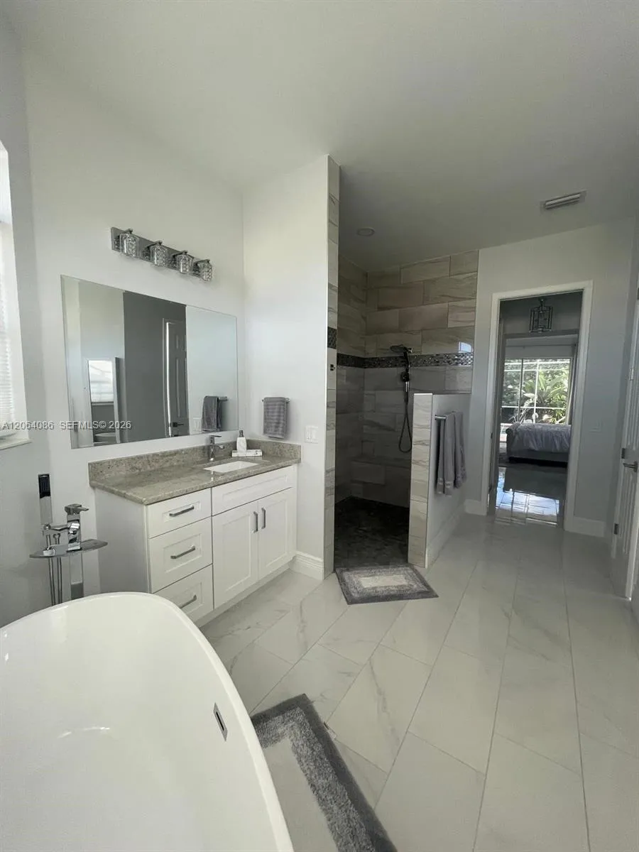 8268 S SOUTHWIND Fort Myers, FL 33908