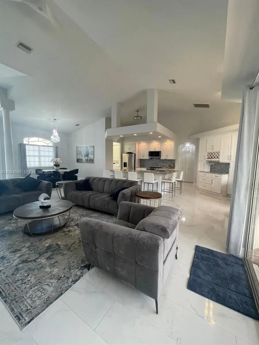 8268 S SOUTHWIND Fort Myers, FL 33908